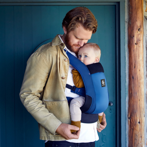 Portabebés Ergobaby Away: ligero, compacto y perfecto para padres activos