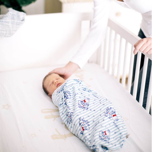 ARRULLO | HELLO KITTY NAVEGA | ERGOBABY