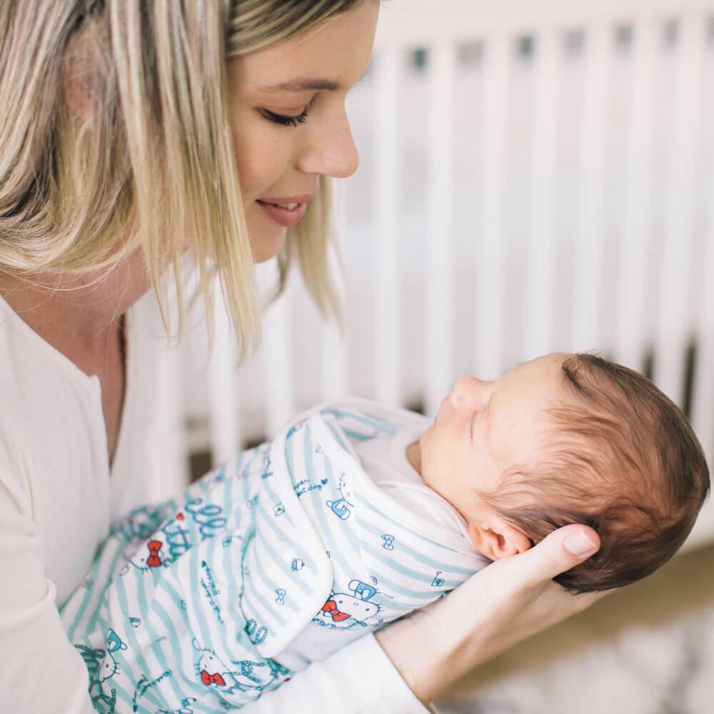 ARRULLO | HELLO KITTY NAVEGA | ERGOBABY