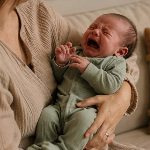 ¿Por qué llora mi bebé? 8 causas comunes y cómo calmarlo